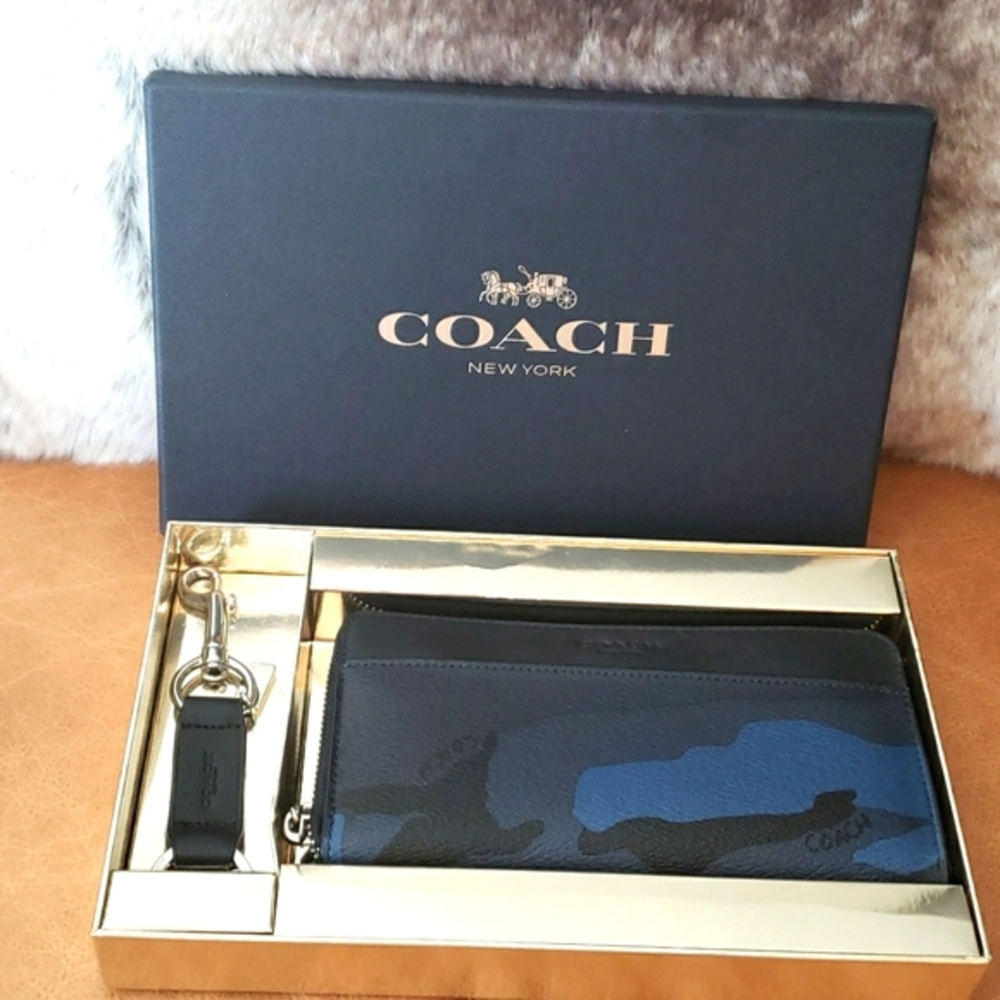 Coach boxed accordion camo